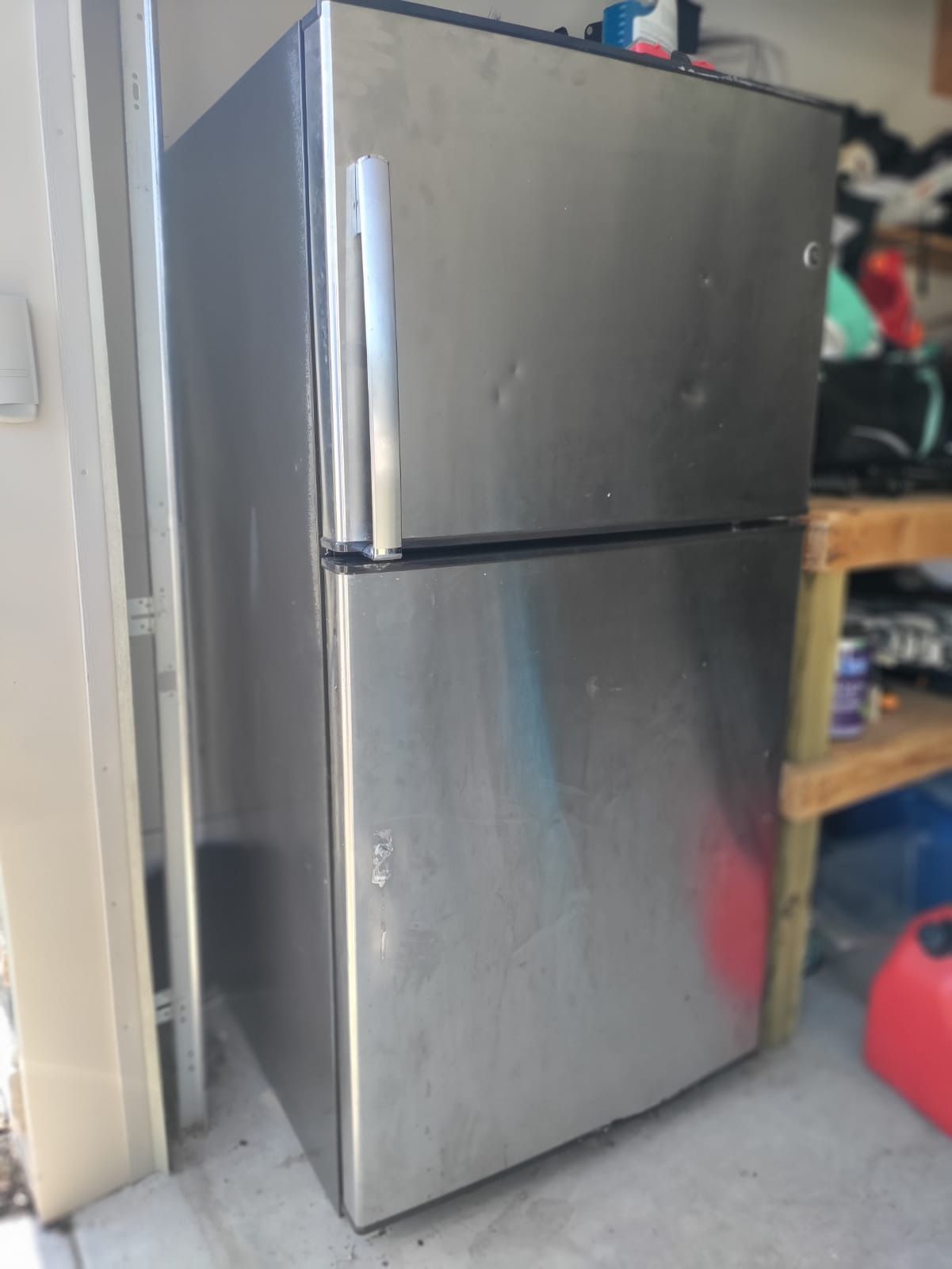  Refrigerator 