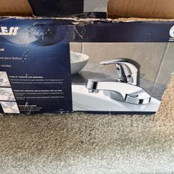 Peerless Chrome Bathroom Faucet 