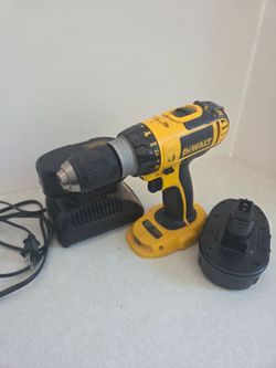 Dwalt Cordless Drill w/ 2 batteries and charger
