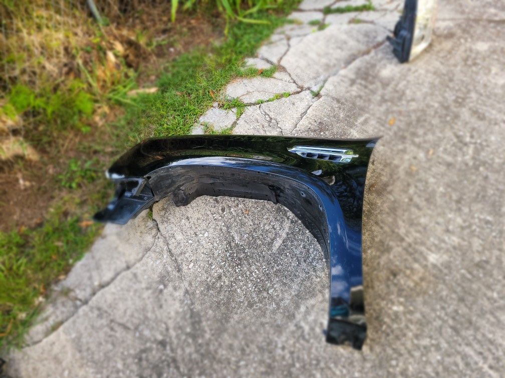 π οΈ OEM Driver Side Fender (Quarter Panel) β Cadillac Escalade 2008β2014
