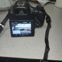 Sony Cyber Shot DSC- HX300 DIGITAL CAMERA