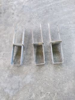 Metal Post Holder Brackets – Set of 3