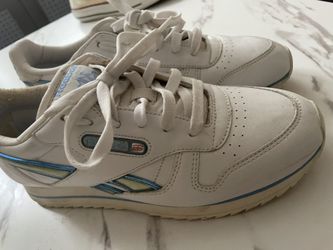 REEBOK (CLASSICS) - SIZE 7 US WOMENS 👟 
