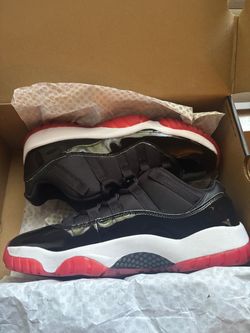 Air Jordan 11 Retro Low Bred Sneakers