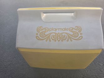 Vintage Yellow Igloo Playmate Cooler – Retro 70s/80s Style