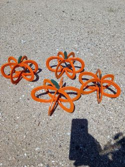 Horseshoe Pumpkins