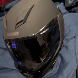 lcon Ultraflite Rizz Rizz Helmet