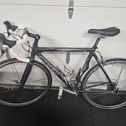 Trek Madone 5.2 (54 CM) Excellent Condition