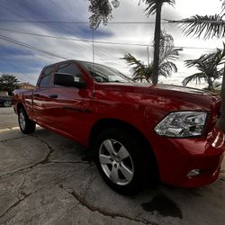 2012 Dodge Ram 1500 HEMI – ONLY 53K MILES!