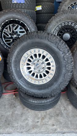 KMC IMS 17x8.5 6x139 WITH 315 70 17 MT