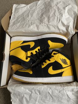 Air Jordan 1 Retro Mid ‘New Love’ 2017