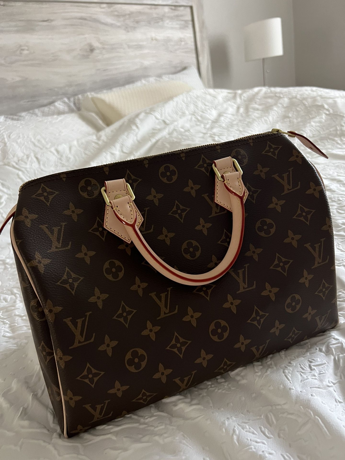 Authenthic Louis Vuitton Wave Camera Bag for Sale in Las Vegas, NV - OfferUp