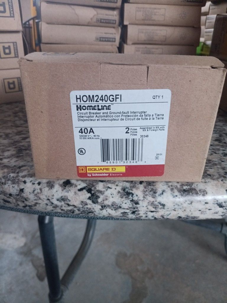 Square D Homeline 40 Amps Two Pole Gfi Breaker