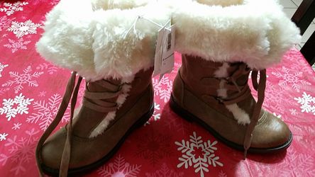 Girls Boots $25