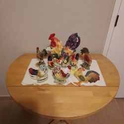 ASSORTED  CHICKENS  SET BRAND NEW MAKE OFFER 