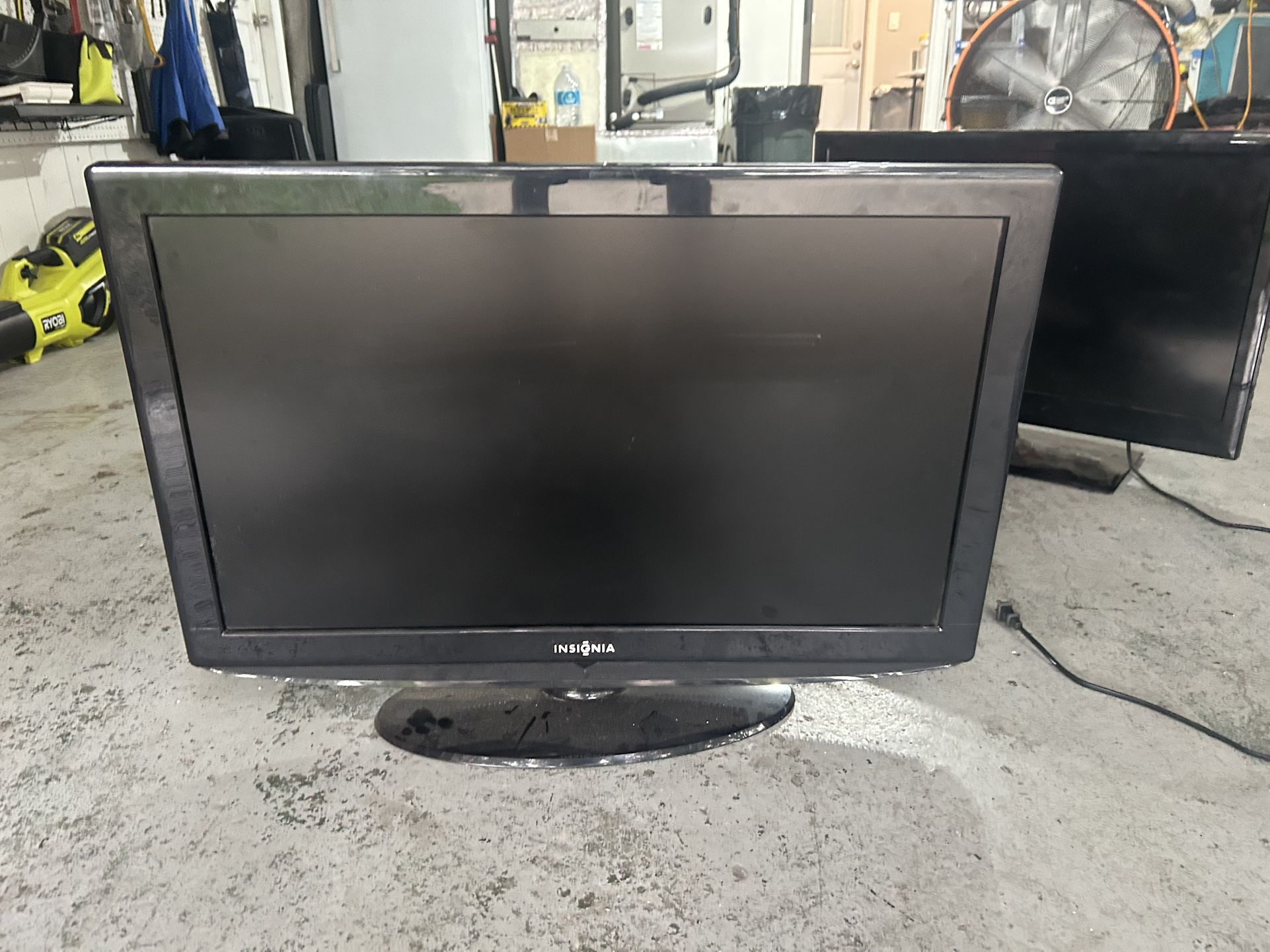3 TV’s