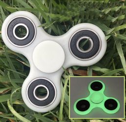 NEW Glow In The Dark Fidget Spinner