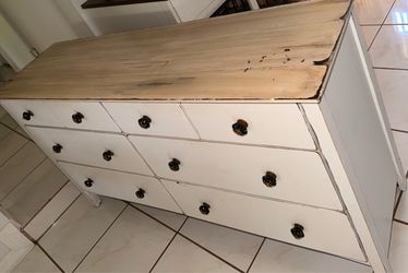 White Wood Dresser with 6 Drawers