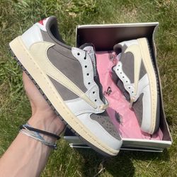 Air Jordan 1 Low Travis Scott Reverse Mocha