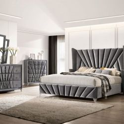 4 Piece Solid Wood Queen Bedroom Set 