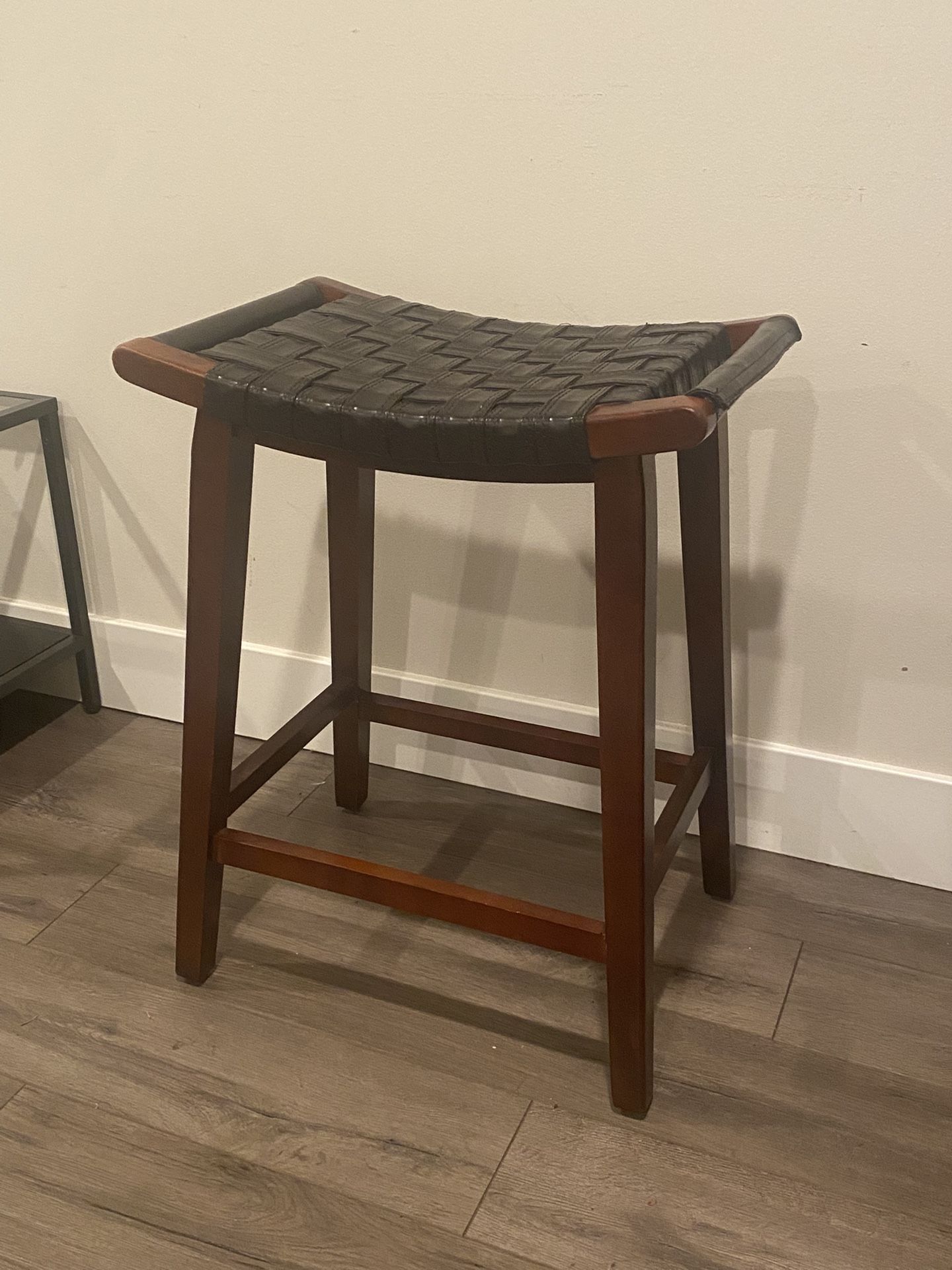Set Of 3 Modern Counter Height Backless Bar Stools With Faux Leather Woven Seat And Solid Wood Base H25”