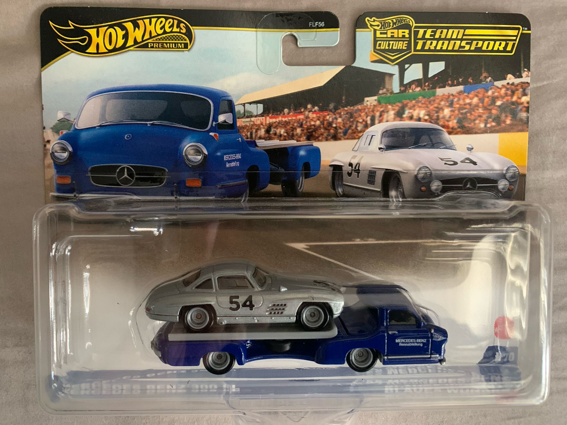 Hot Wheels Premium Mercedes Benz Transport