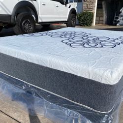 Cal King Bamboo Cool Gel Memory Foam!•••