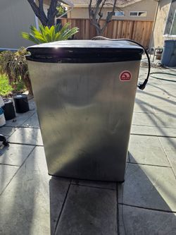 4.6 cu. ft. Compact Refrigerator and Freezer, Black