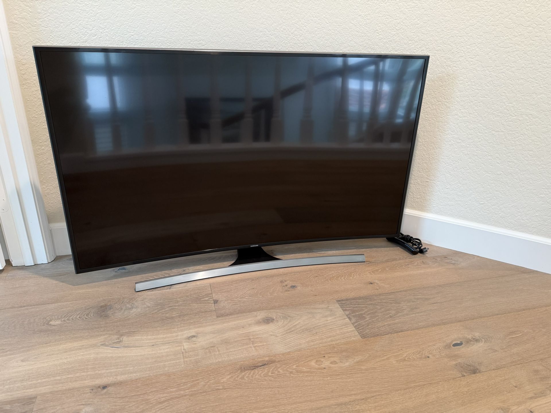 Samsung 55” 4K Smart LED Curved TV