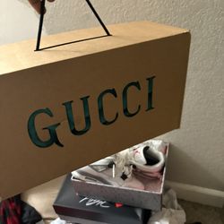 “Gucci Tennis 1977”