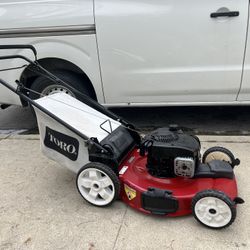 22" Toro Recycler  6.75  150 cc Self Propelled Lawn Mower In Good Working 