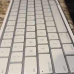Apple Magic Keyboard 