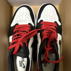 Jordan 1 Retro Low OG Black Toe (2023) Used Size 9