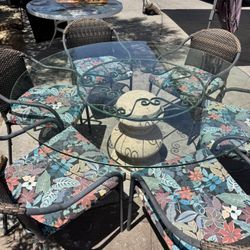 🌿 Outdoor Patio Dining Set – $150 OBO – Pick Up Only
