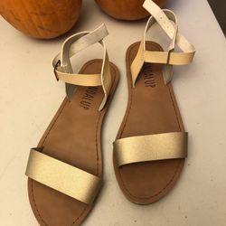 sandalup sandals,size 6