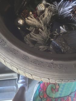 245/45/19 tire