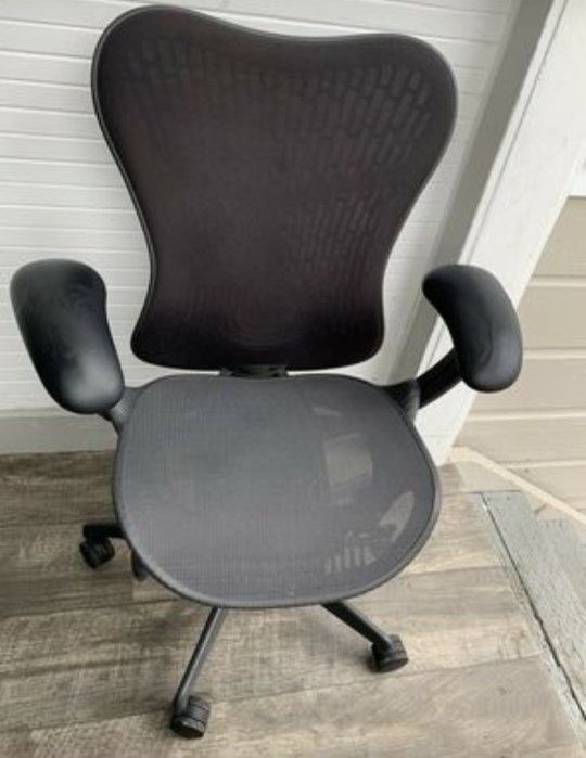Herman Miller Mirra 2