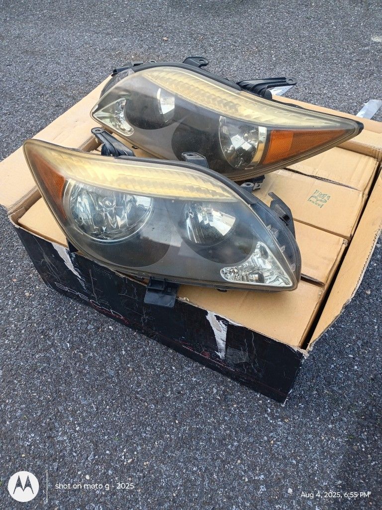 Headlamps For 2005 to 2007 Scion Tc