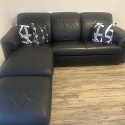 L - Sectional Couch W/ Pillows 
