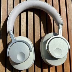 Noise Cancelling Headphones - NUDE