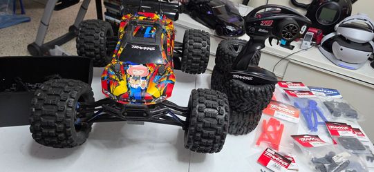 Traxxas E-Revo 2.0 6S RTR + Extras - $600