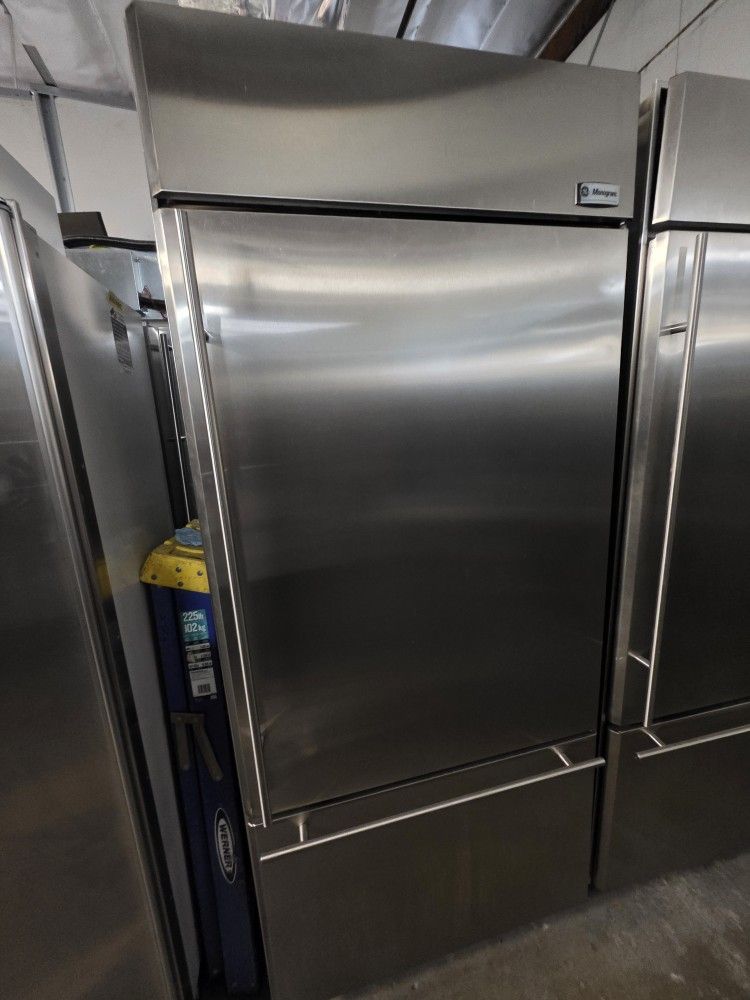 36" GE MONOGRAM BUILT IN BOTTOM FREEZER STAINLESS STEEL