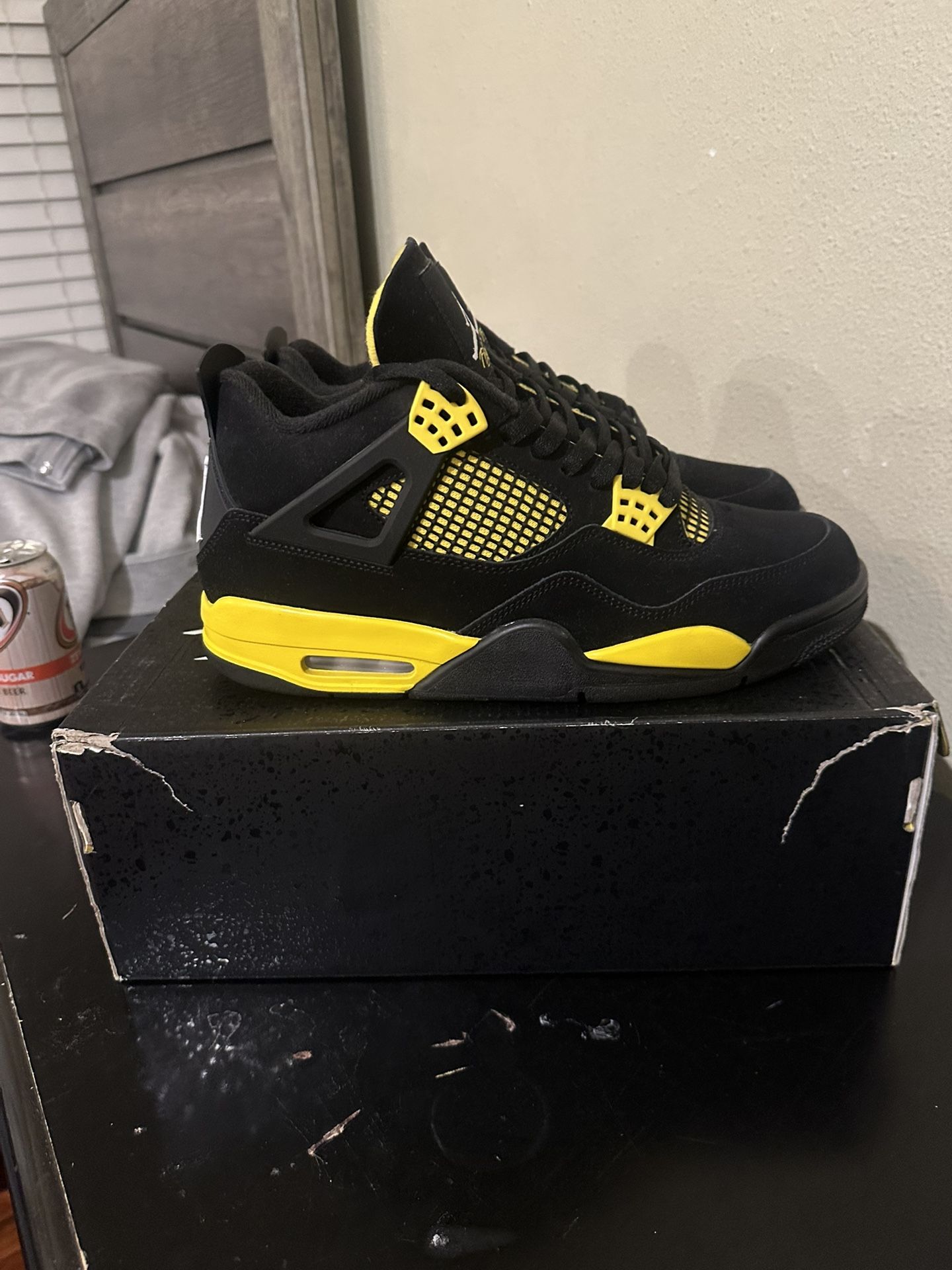 Jordan 4 Thunder Size 10.5