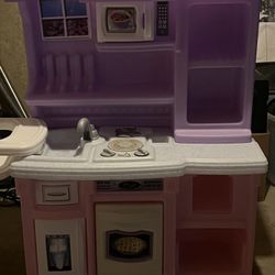 Kids Kitchen,outside 