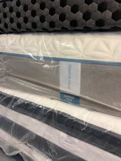 🔥Tempur king size mattress $500🔥