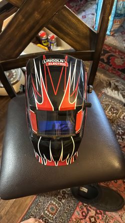 Lincoln Electric Auto-Darkening Welding Helmet