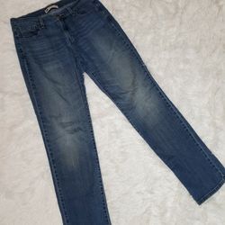 LEVI'S 505 STRAIGHT LEG JEANS!