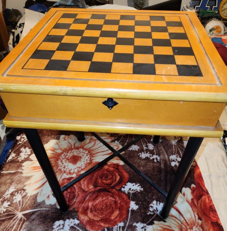 CHECKER/CHESS/BACKGAMMON GAME TABLE USED