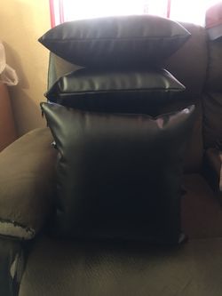 5 Pillows Nuevos Size 17X17 Color Negro Son De Material De Vynil New Never Used