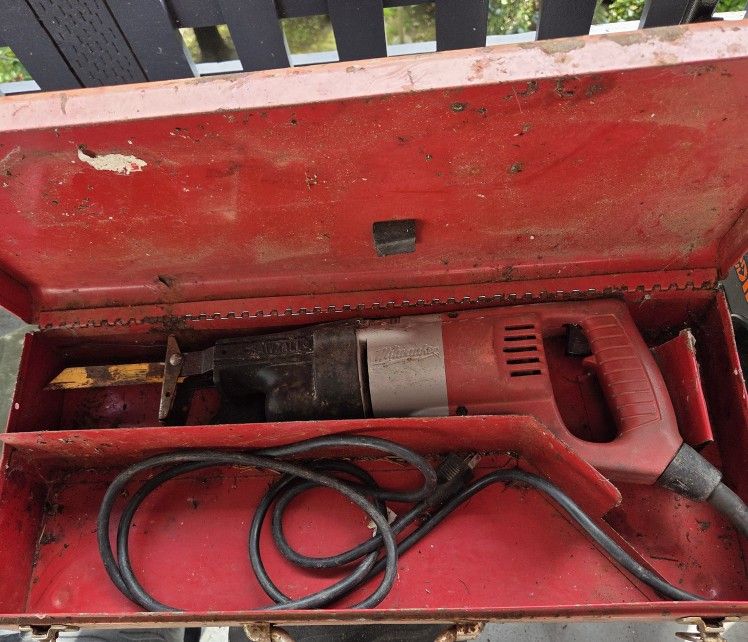Milwaukee 6507 Corded Sawzall W Case